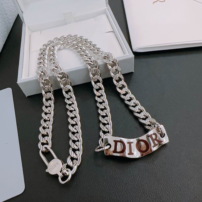 Dior Necklace 05lyr354